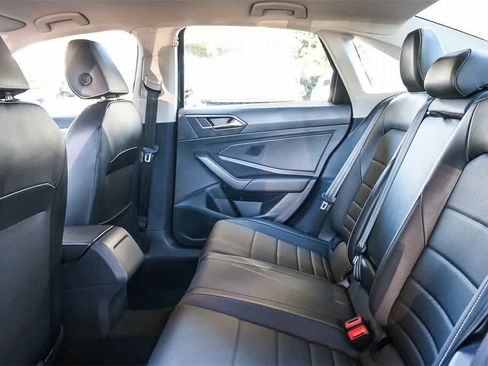 Used 2024 Volkswagen Jetta SE image 19