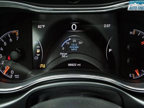 Used 2019 Jeep Grand Cherokee Laredo AWD/4WD image 14