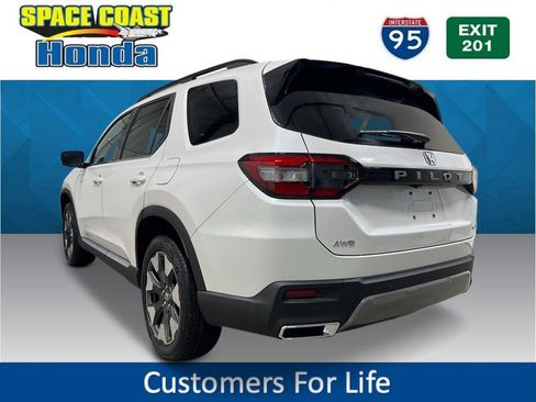 New 2026 Honda Pilot Touring image 5