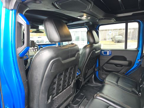 Used 2022 Jeep Wrangler Unlimited Rubicon w/ Trailer Tow Package image 17