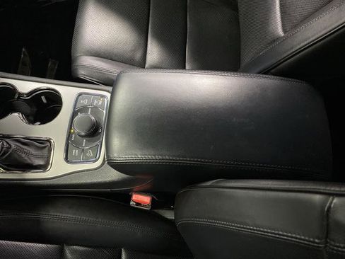 Used 2018 Jeep Grand Cherokee High Altitude image 21