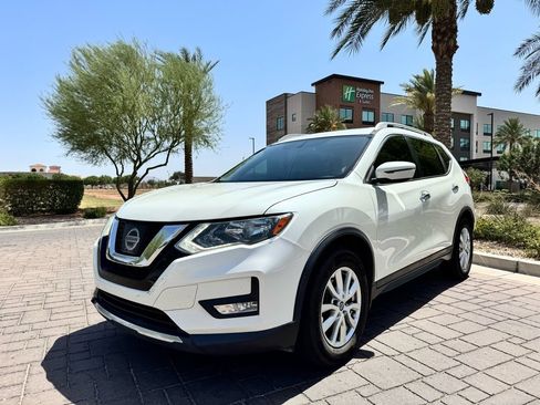 Used 2017 Nissan Rogue SV w/ Sun & Sound Touring Package FWD image 6