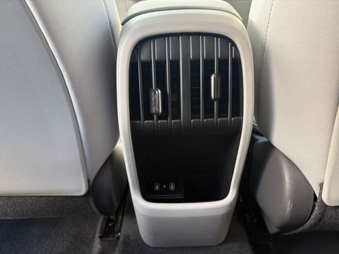 Used 2025 Hyundai Kona SEL image 24