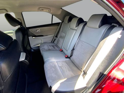 Used 2017 Toyota Camry XSE FWD image 18