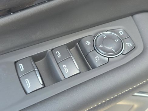 New 2026 Chevrolet Suburban Premier image 25