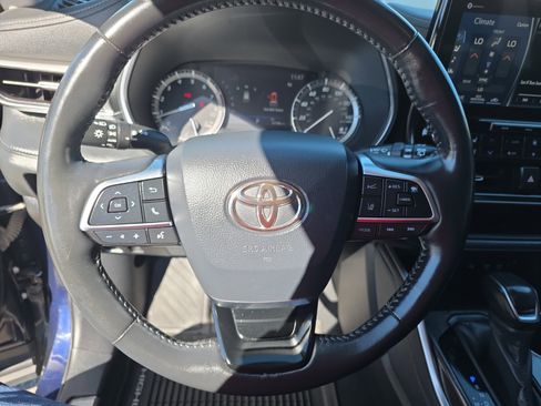 Used 2020 Toyota Highlander Platinum image 17