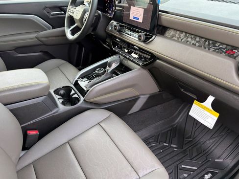 New 2026 Chevrolet Colorado ZR2 w/ ZR2 Bison Edition image 12