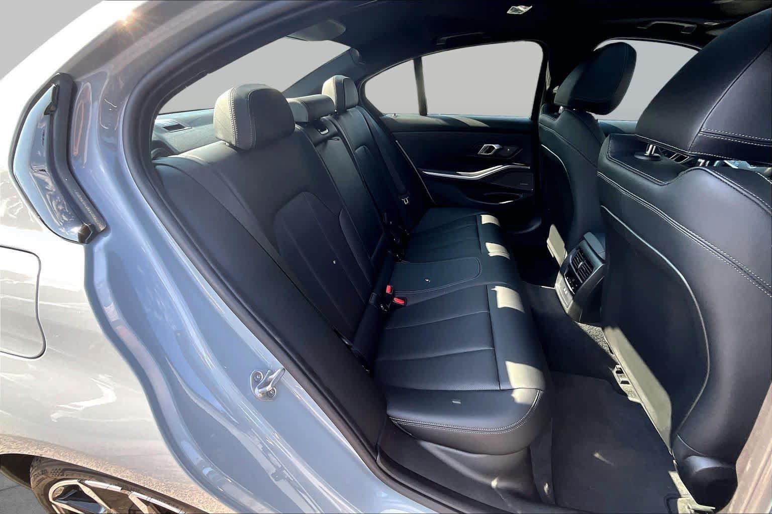 Used 2025 BMW M340i RWD image 19