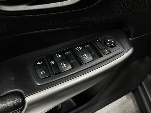 Used 2021 Jeep Cherokee Limited image 16