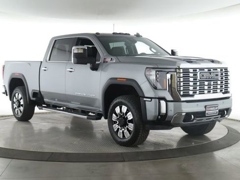Used 2026 GMC Sierra 2500 Denali w/ Denali Reserve Package AWD/4WD image 2