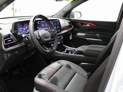 New 2026 Chevrolet Traverse RS image 3