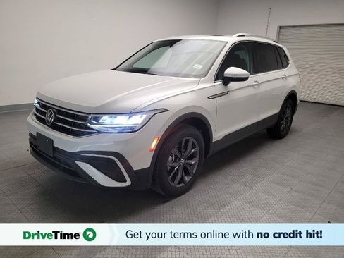Used 2023 Volkswagen Tiguan SE w/ Panoramic Sunroof Package FWD image 1