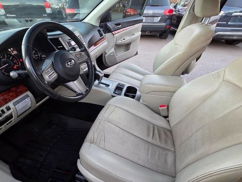 Used 2011 Subaru Outback 2.5i Limited w/ PWR Moonroof Pkg image 25