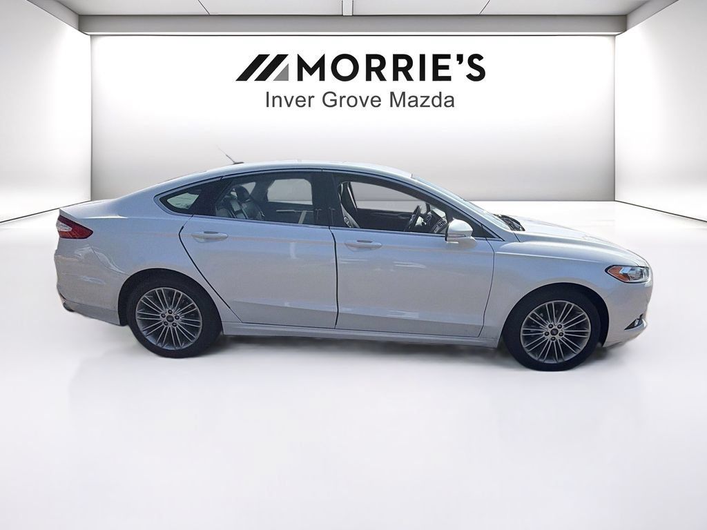 Used 2015 Ford Fusion SE w/ Equipment Group 202A FWD image 4