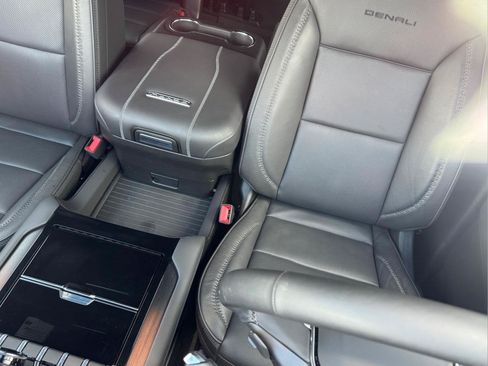 Used 2026 GMC Yukon XL Denali w/ Sun & Power Step Package AWD/4WD image 24
