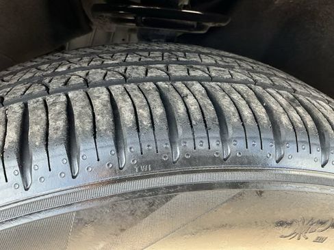 Used 2023 Ford Explorer XLT w/ Equipment Group 202A RWD image 21