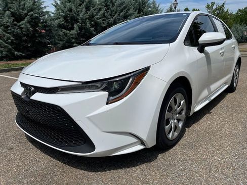 Used 2021 Toyota Corolla LE FWD image 30