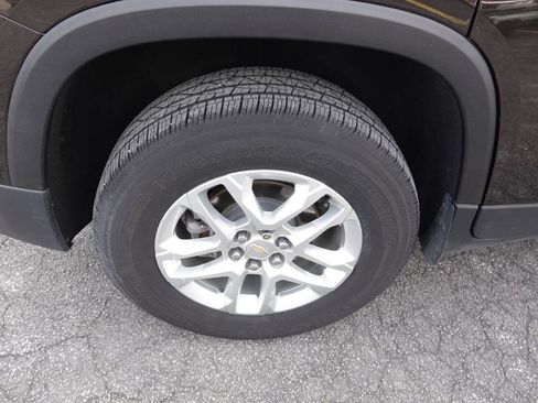 Used 2019 Chevrolet Traverse LT image 14