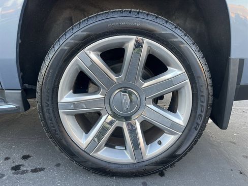 Used 2016 Cadillac Escalade ESV Luxury image 19