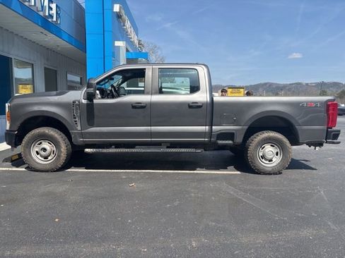 Used 2025 Ford F250 XL w/ XL Off-Road Package image 3