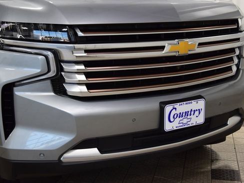 Used 2024 Chevrolet Suburban High Country image 13