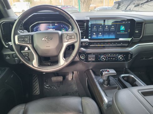 Used 2022 Chevrolet Silverado 1500 LT Trail Boss w/ LT Trail Boss Premium Package image 16