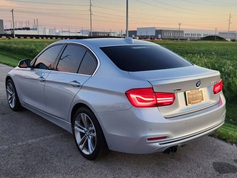 Used 2018 BMW 330i xDrive Sedan AWD/4WD image 3