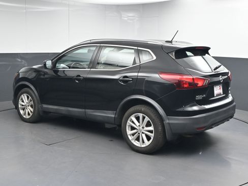 Used 2018 Nissan Rogue Sport SV w/ SV Technology Package image 6