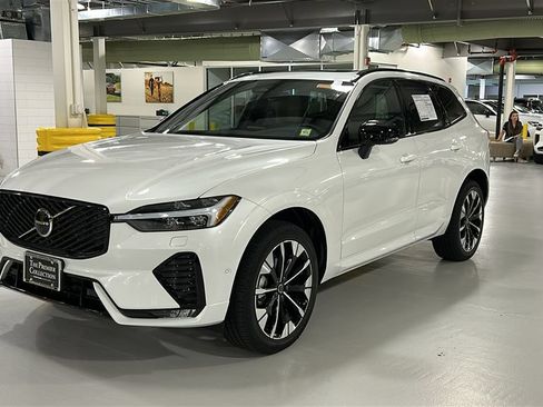Used 2026 Volvo XC60 B5 Plus w/ Protection Package Premier AWD/4WD image 3