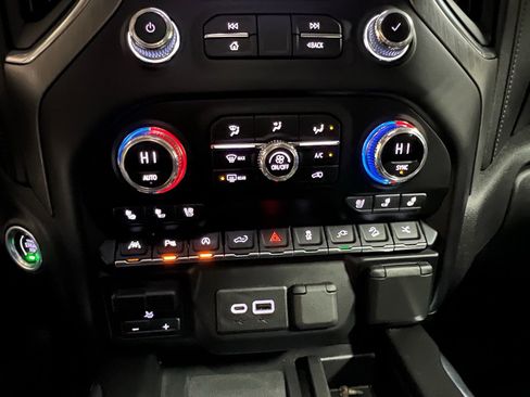 Used 2021 GMC Sierra 1500 Denali w/ Denali Ultimate Package image 33