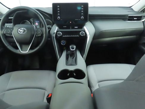 Used 2021 Toyota Venza LE image 13