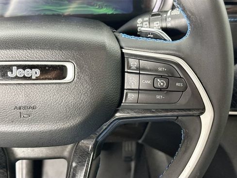 Used 2023 Jeep Grand Cherokee Trailhawk w/ Luxury Tech Group III AWD/4WD image 25