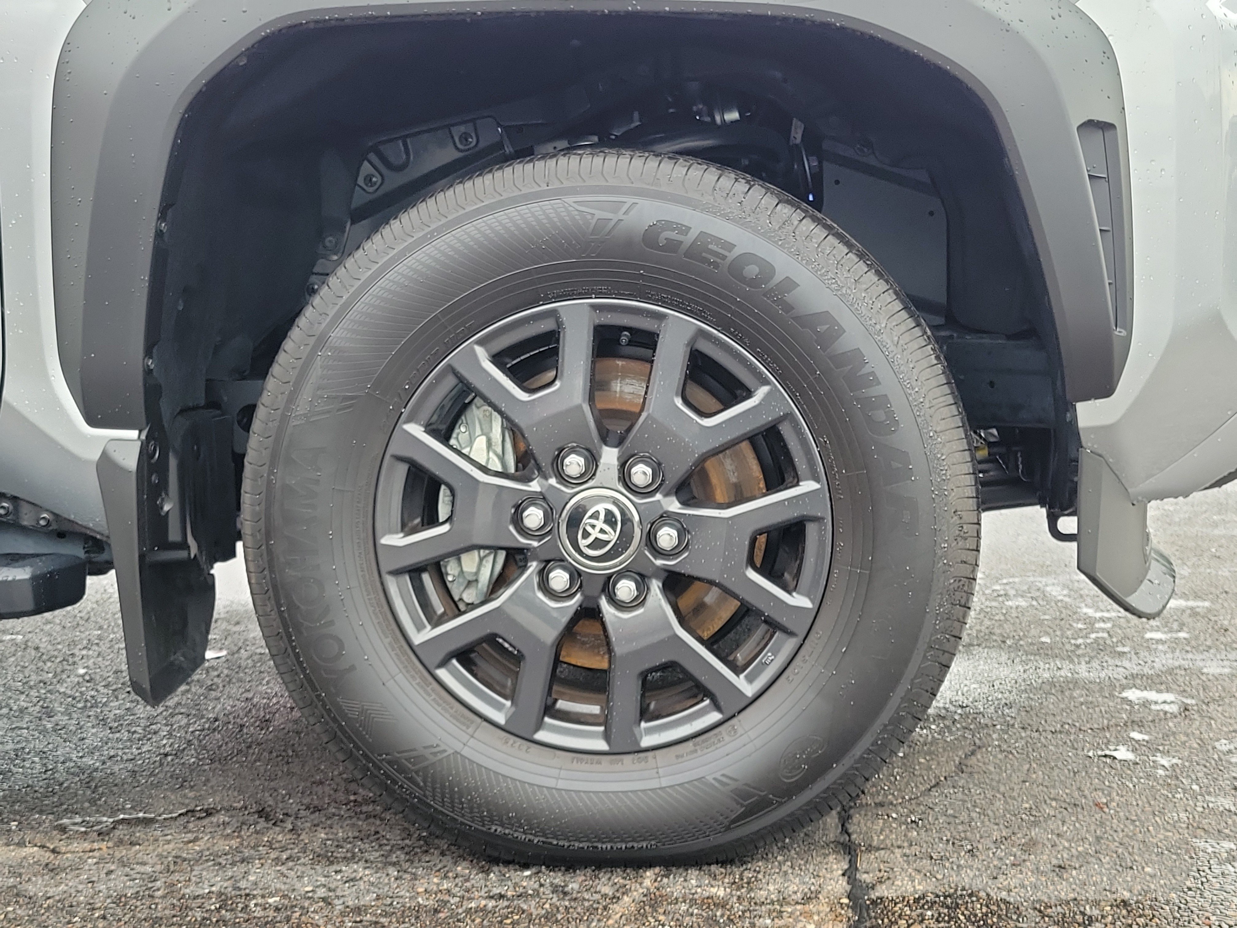 Used 2025 Toyota 4Runner SR5 AWD/4WD image 5