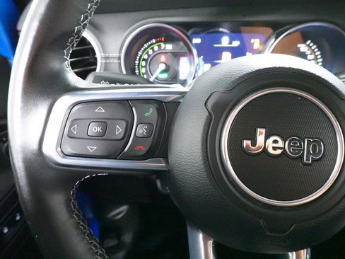 Used 2022 Jeep Wrangler Unlimited Sahara AWD/4WD image 10