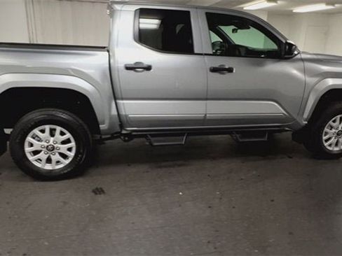 Used 2024 Toyota Tacoma SR image 9