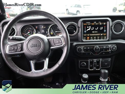 Used 2023 Jeep Wrangler Unlimited Sahara w/ Cold Weather Group AWD/4WD image 18