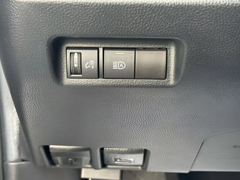 Used 2021 Toyota RAV4 LE image 14