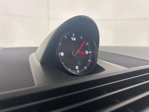 Certified 2023 Porsche Panamera 4 Platinum Edition image 31