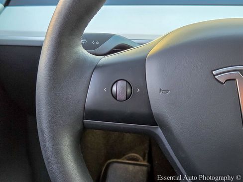 Used 2023 Tesla Model Y Long Range image 18