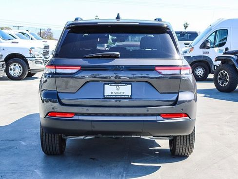 New 2026 Jeep Grand Cherokee Altitude RWD image 8