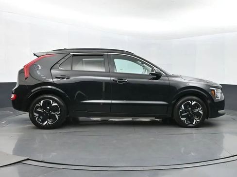 Used 2023 Kia Niro Wind w/ Wind Preserve Package image 4