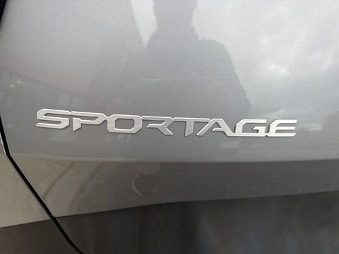 Used 2023 Kia Sportage LX FWD image 14