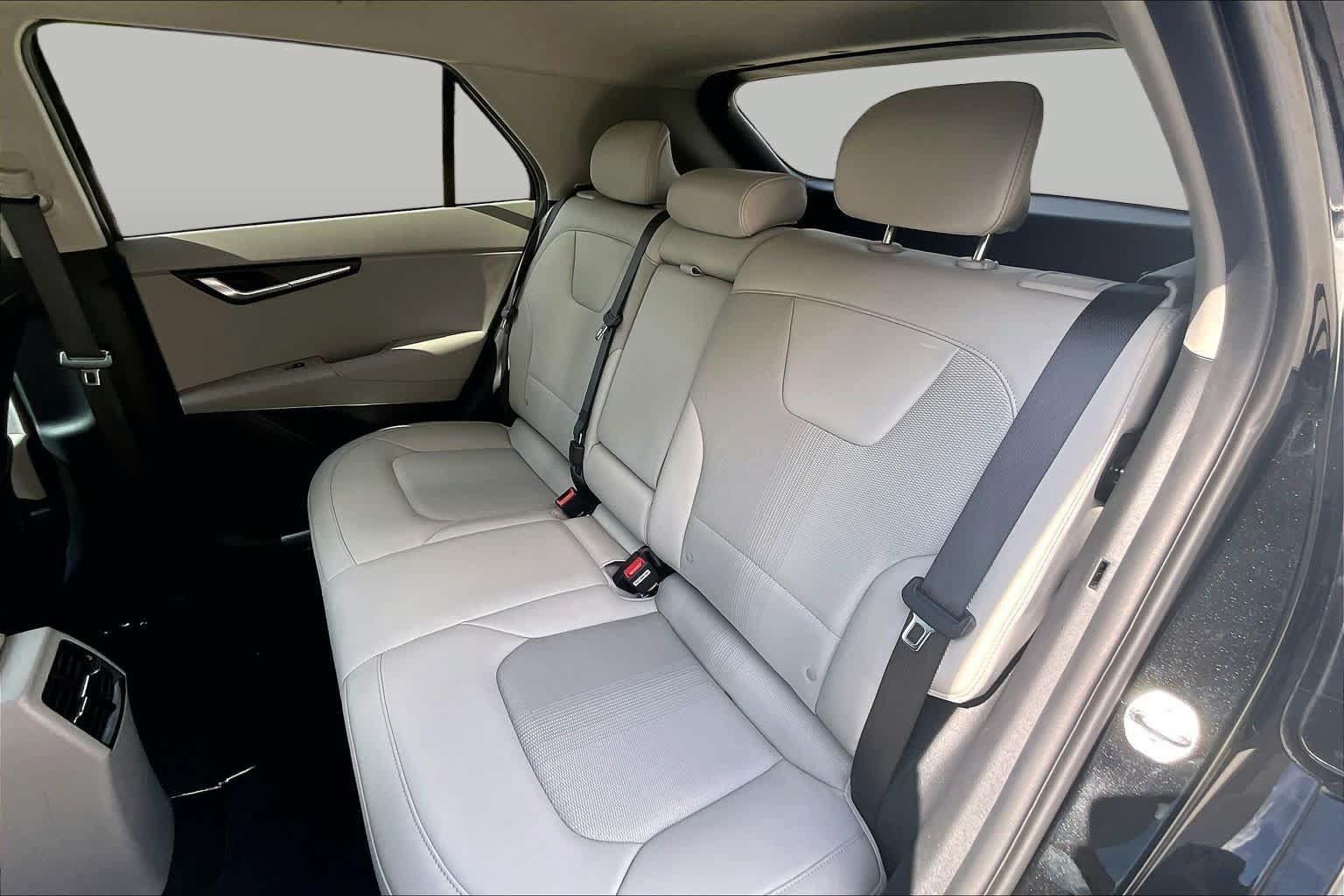 Used 2023 Kia Niro Wind FWD image 17