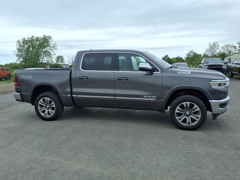 Used 2024 RAM 1500 Limited w/ Off Road Group AWD/4WD image 4