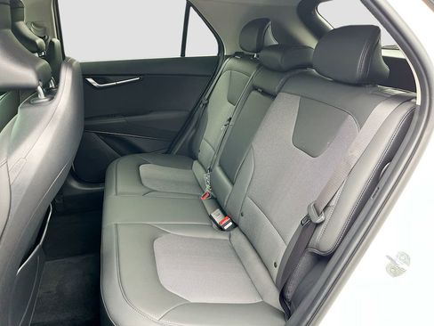 Certified 2024 Kia Niro EX image 23