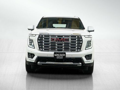 Used 2025 GMC Yukon XL Denali AWD/4WD image 8