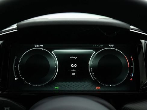 Used 2026 Aston Martin V8 Vantage Coupe RWD image 25