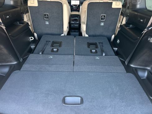 New 2025 Jeep Grand Cherokee L Limited w/ Luxury Tech Group II image 16