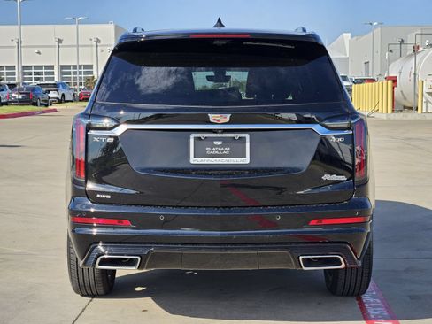 Certified 2022 Cadillac XT6 Sport w/ Technology Package AWD/4WD image 8