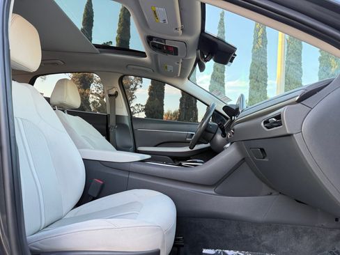 Used 2023 Hyundai Sonata SEL w/ Convenience Package image 18